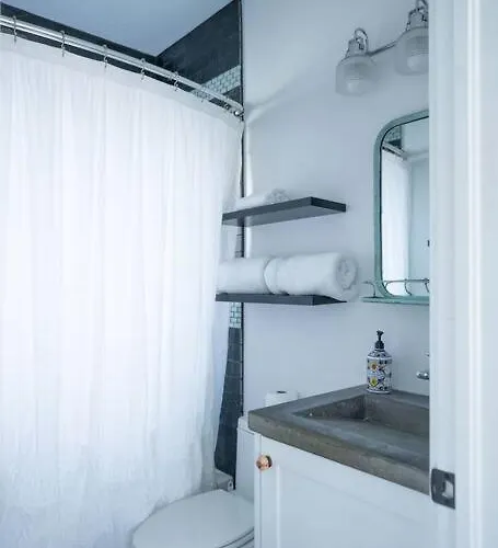 Guest House - 1 Bedroom North Salt Lake Stay
